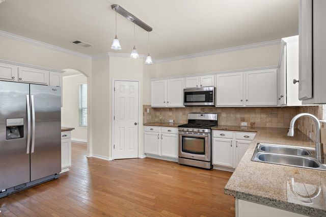 1104 Iron Horse, Leander, TX 78641