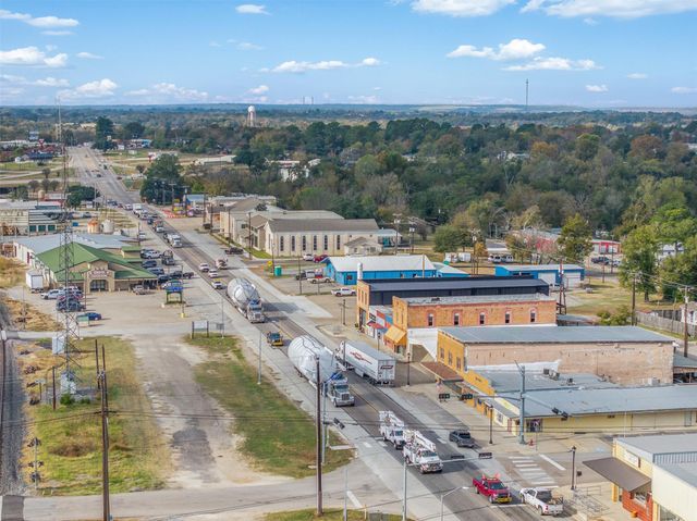 922 E Commerce Street, Buffalo, TX 75831