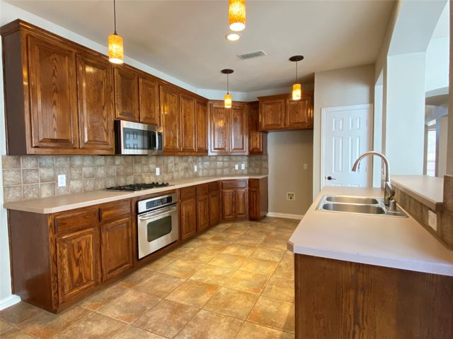 15861 Twin Cove Drive, Frisco, TX 75035