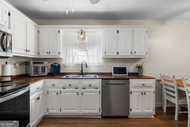 352 Buck Boulevard SE, Calhoun, GA 30701