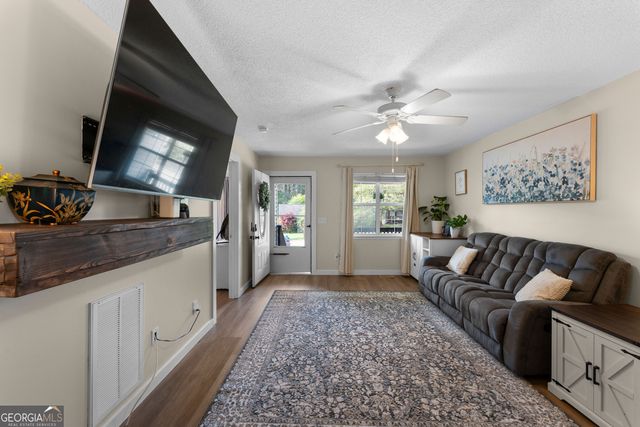 352 Buck Boulevard SE, Calhoun, GA 30701