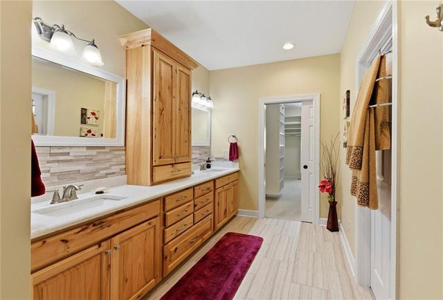 3347 S Wood Avenue, Independence, MO 64057