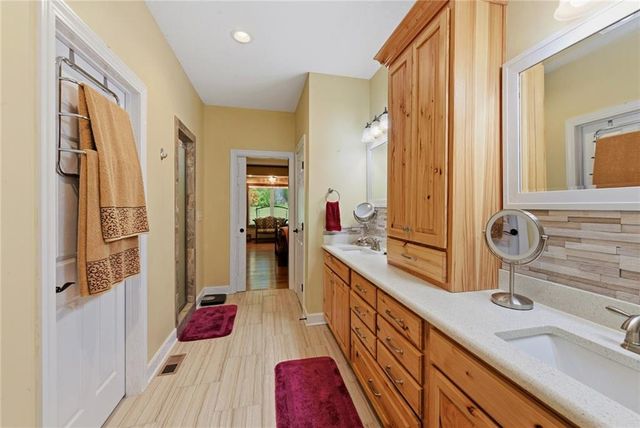 3347 S Wood Avenue, Independence, MO 64057