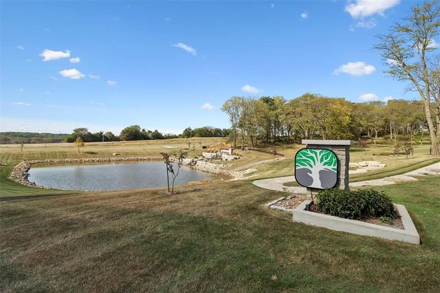 1557 Stonewood Drive, West Des Moines, IA 50266
