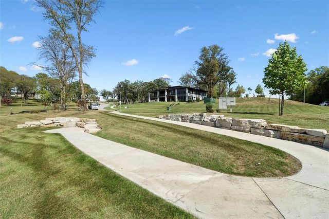 1557 Stonewood Drive, West Des Moines, IA 50266