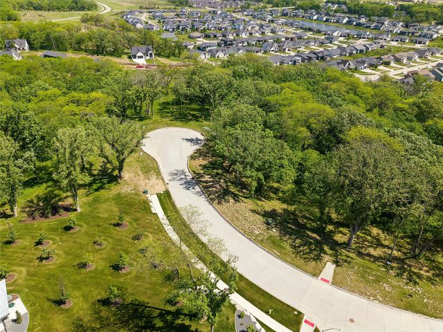 1557 Stonewood Drive, West Des Moines, IA 50266