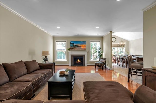38 Nicholas Lane, Lancaster, NY 14086