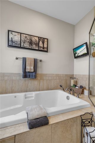 38 Nicholas Lane, Lancaster, NY 14086