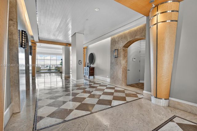 848 Brickell Key Drive 3402, Miami, FL 33131