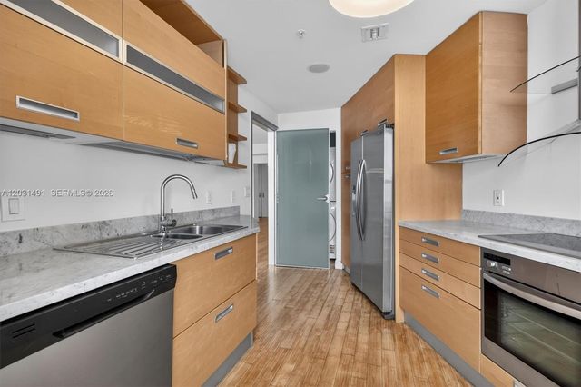 848 Brickell Key Drive 3402, Miami, FL 33131