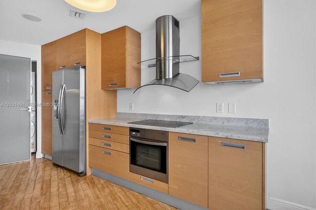 848 Brickell Key Drive 3402, Miami, FL 33131
