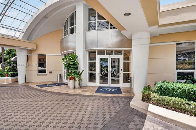 848 Brickell Key Drive 3402, Miami, FL 33131