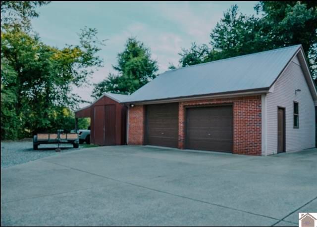 220 Valiant Drive, Paducah, KY 42001