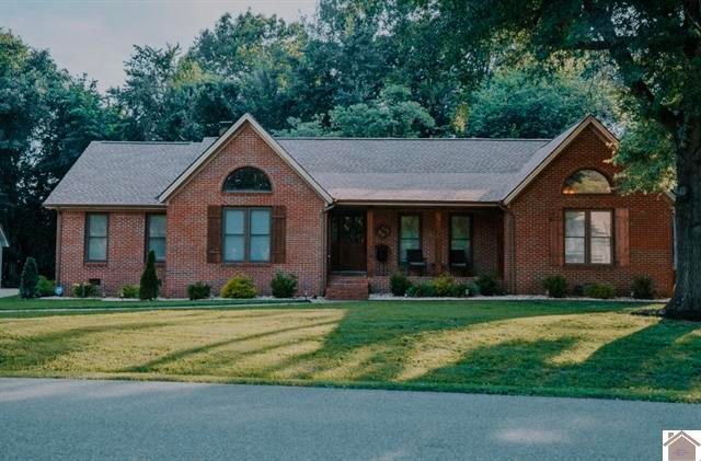 220 Valiant Drive, Paducah, KY 42001