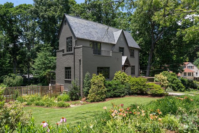 21 Lynwood Road, Asheville, NC 28804