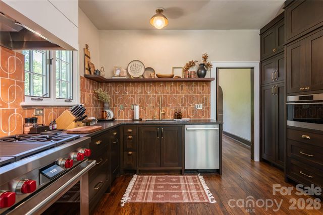 21 Lynwood Road, Asheville, NC 28804