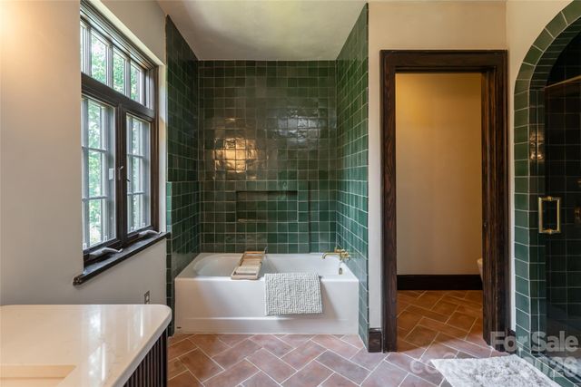 21 Lynwood Road, Asheville, NC 28804