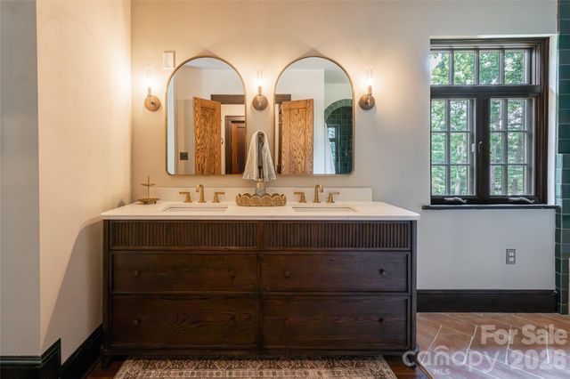 21 Lynwood Road, Asheville, NC 28804