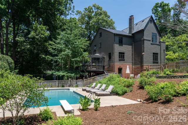 21 Lynwood Road, Asheville, NC 28804