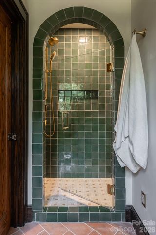 21 Lynwood Road, Asheville, NC 28804