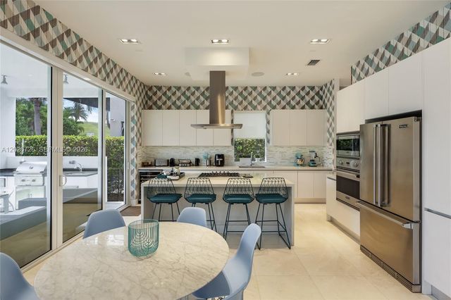 7441 NW 102nd Court, Doral, FL 33178