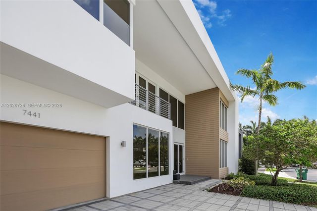 7441 NW 102nd Court, Doral, FL 33178