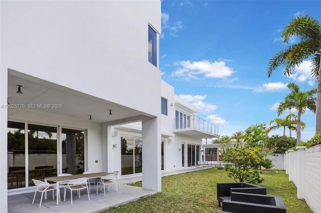 7441 NW 102nd Court, Doral, FL 33178