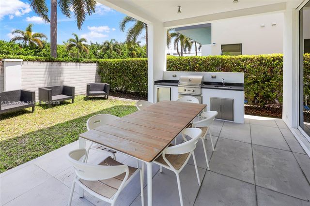 7441 NW 102nd Court, Doral, FL 33178