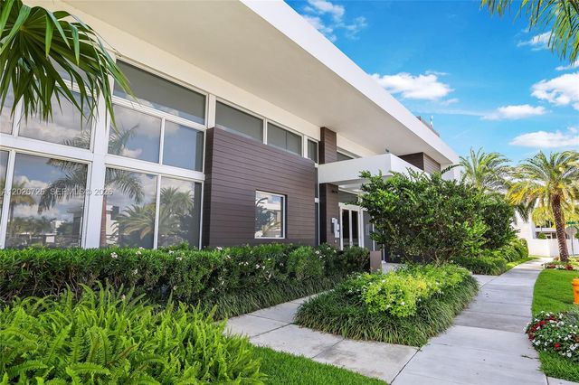 7441 NW 102nd Court, Doral, FL 33178