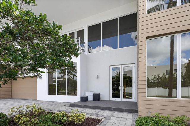 7441 NW 102nd Court, Doral, FL 33178