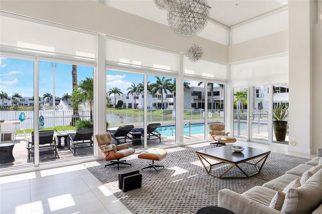 7441 NW 102nd Court, Doral, FL 33178