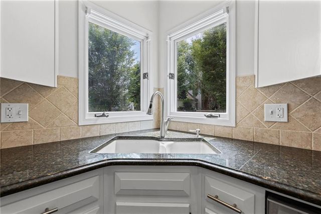 4993 W 129th Place, Leawood, KS 66209