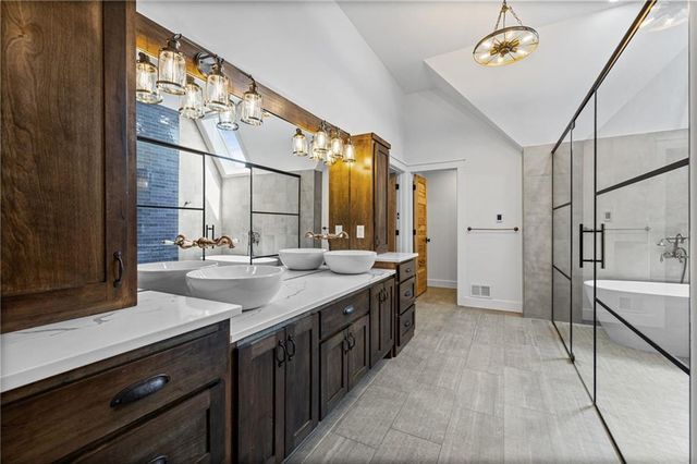 4993 W 129th Place, Leawood, KS 66209