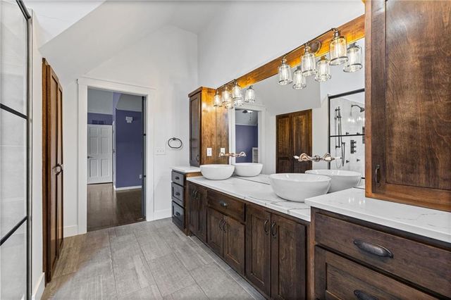 4993 W 129th Place, Leawood, KS 66209