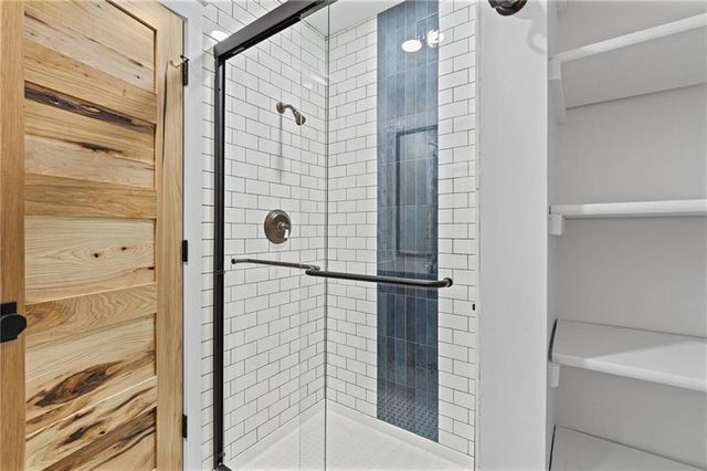 4993 W 129th Place, Leawood, KS 66209