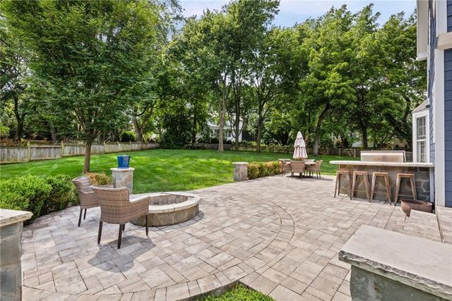 4993 W 129th Place, Leawood, KS 66209