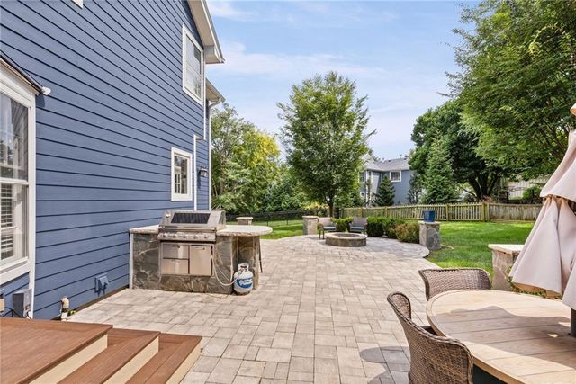 4993 W 129th Place, Leawood, KS 66209