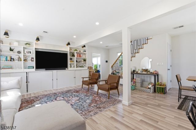265 Grove St, Woodbridge Twp., NJ 07095