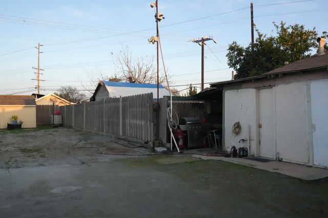 1705 E Foster Drive B, Tulare, CA 93274