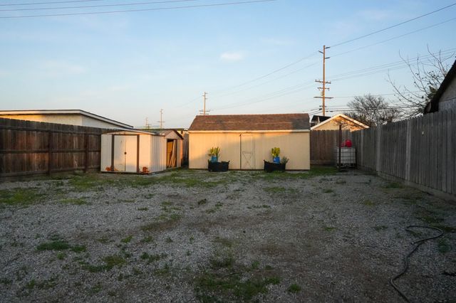 1705 E Foster Drive B, Tulare, CA 93274