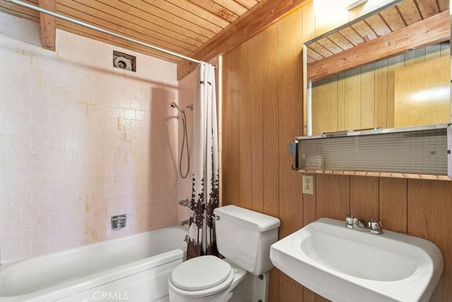 997 Berne, Crestline, CA 92325