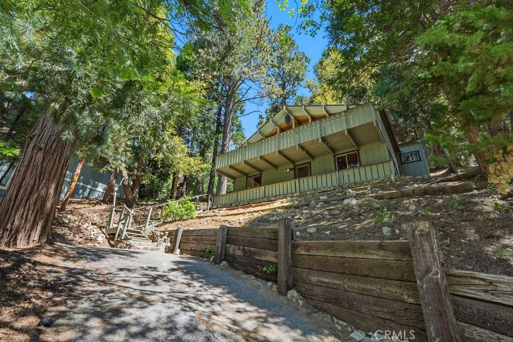 997 Berne, Crestline, CA 92325
