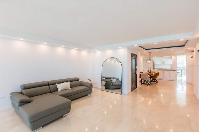 51 KING'S COURT STREET 14B, San Juan, PR 00911