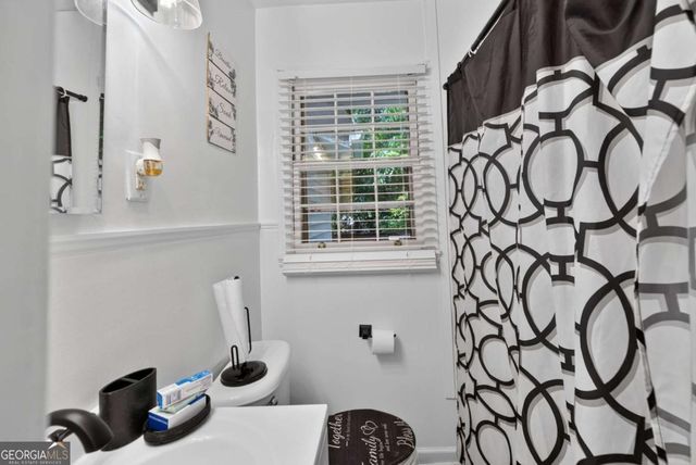 2727 Humphries Street, East Point, GA 30344