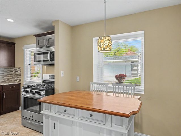 3805 Washington Boulevard, University Heights, OH 44118