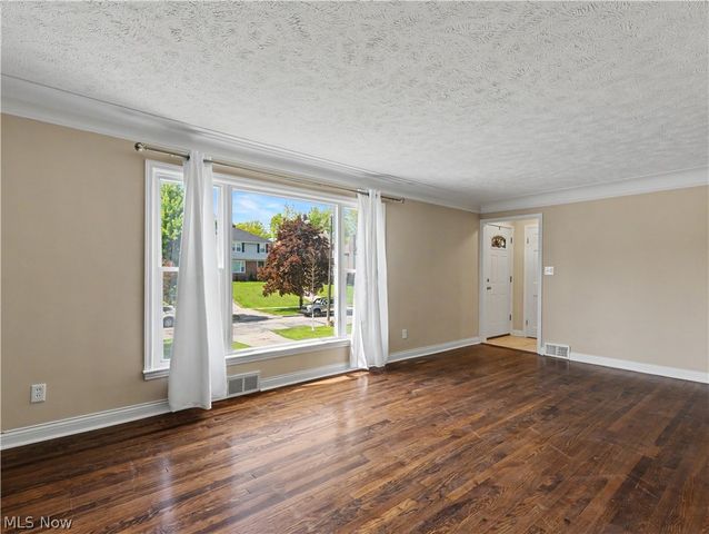 3805 Washington Boulevard, University Heights, OH 44118