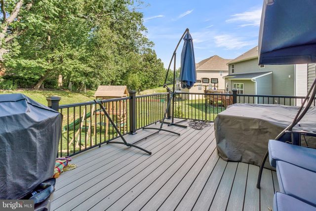 4555 LARK MEADOWS DR, Mechanicsburg, PA 17055