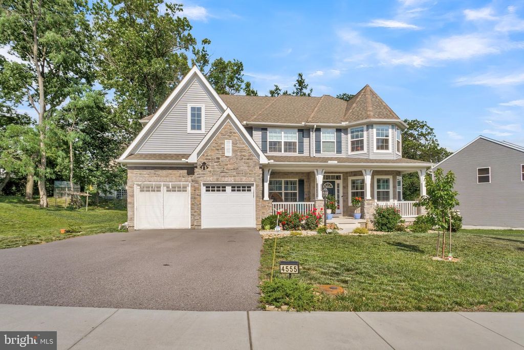 4555 LARK MEADOWS DR, Mechanicsburg, PA 17055
