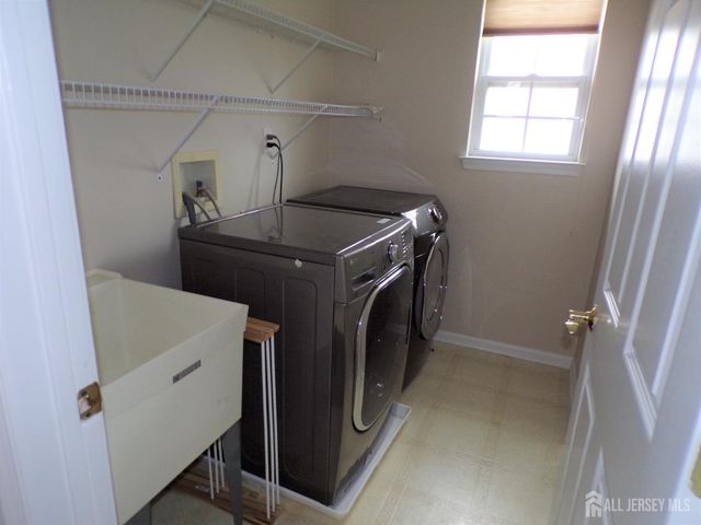 106 Sayreville Boulevard S, Sayreville, NJ 08872