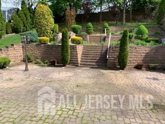 106 Sayreville Boulevard S, Sayreville, NJ 08872